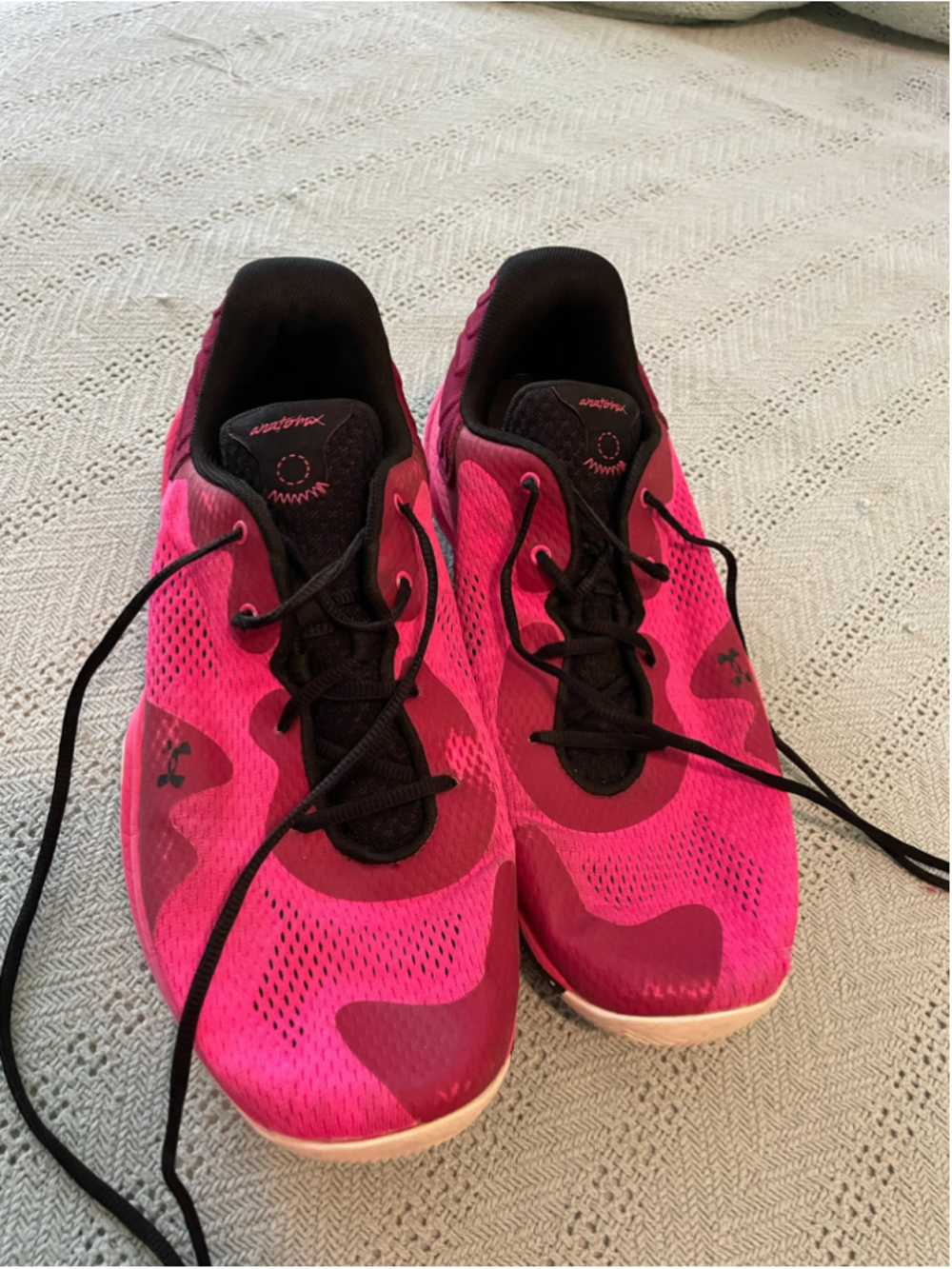Men's Under Armour Anatomix Sneakers Size 12 Pink and Black street scene neon